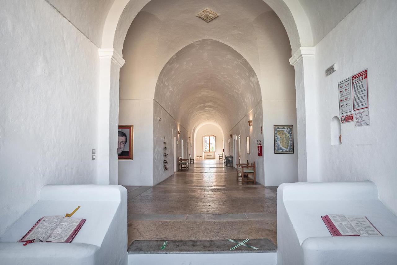 Casa della Convivialità don Tonino Bello Alessano Esterno foto